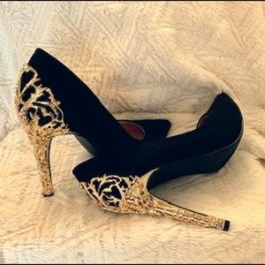 Black Pumps with Embellished Heel